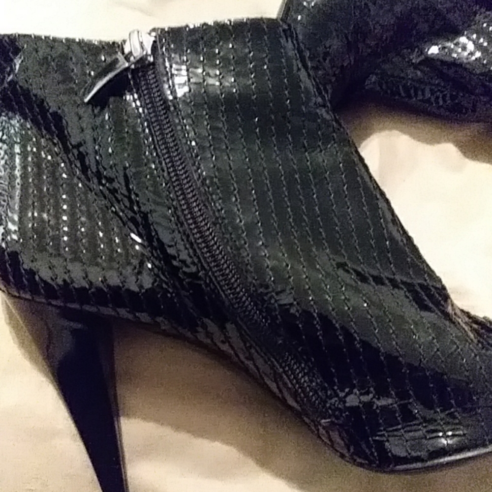 Shoes - Picture 3 of 5